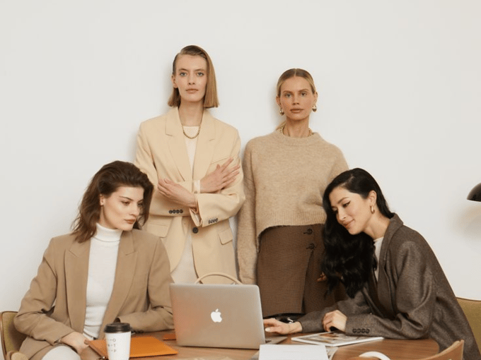 Beige Minimal Info About Us Instagram Post (200 x 200 px) (20 x 15 cm) (3)