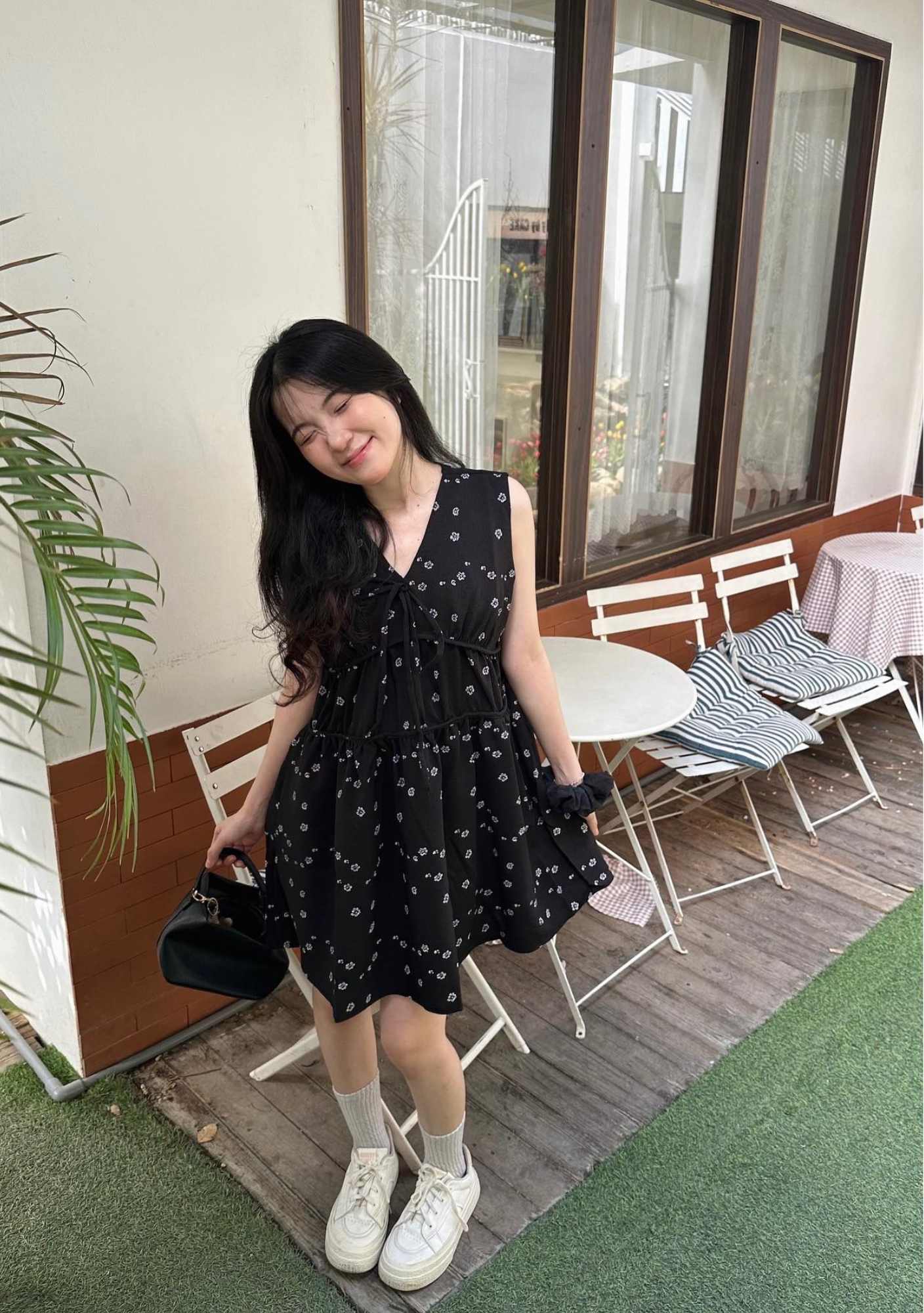 Formal Dress Fashion Minimalist Simple Instagram Post (600 x 600 px) (736 x 736 px) (5.14 x 7.3 in) (5.14 x 7.6 in) (5.14 x 7.3 in) (13)-1